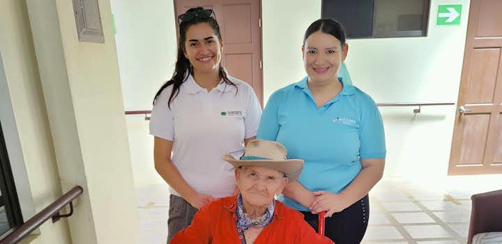 Volunteer on the Healthcare project in Manuel Antonio - Costa Rica with IVHQ