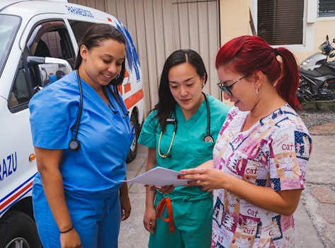 Volunteer on the Healthcare project in Costa Rica with IVHQ