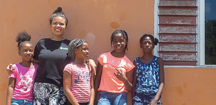 Volunteer on the Childcare project with IVHQ in Jamaica